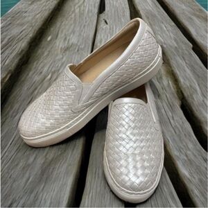 M.GEMI leather sneakers in pearl white US 9 bottega style rare comfy designer